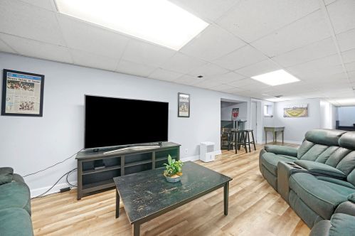 11154 Whipple St, Chicago IL 60655-2328 exterior