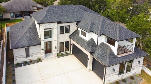 302 Edgewood Dr, Montgomery TX exterior