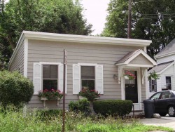 153 Oak St, Newton, MA 02464-1442