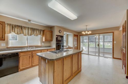 2724 Denacre Dr, Saint Louis MO 63129-4925 exterior