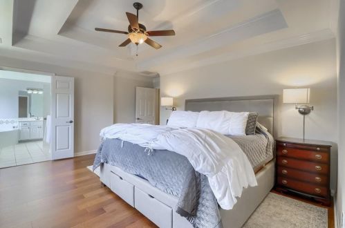 4948 China Gdn Dr, Austin TX 78730-3576 exterior