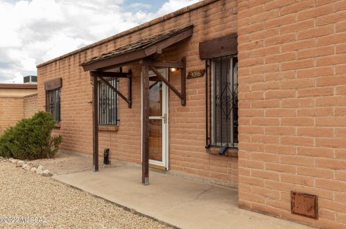 9086 7th St, Tucson, AZ 85710-3006
