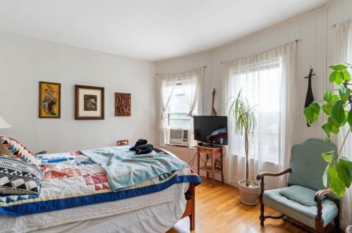 275 Tremont St, Newton MA 02458-2113 exterior