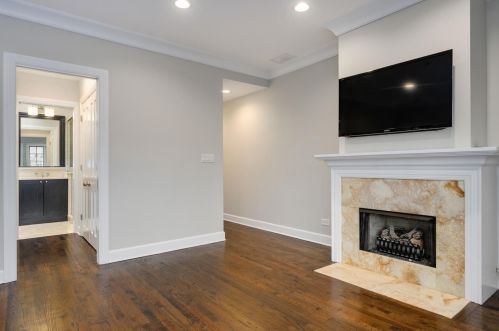 1121 Lill Ave, Chicago IL 60614-2107 exterior