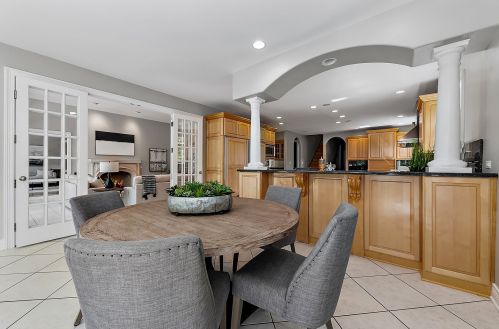 184 South St, Elmhurst IL  60126-4000 exterior