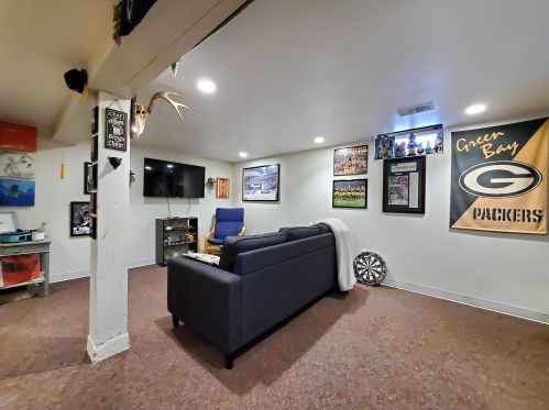 7519 Wright St, Milwaukee WI 53213-1138 exterior