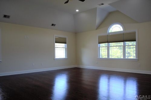 3 Tamagnini Ct, Edison NJ  08820-2127 exterior