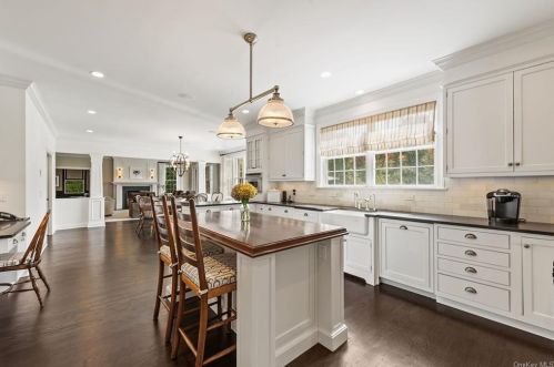 5 Dellwood Farm Way, Armonk NY 10504-1249 exterior