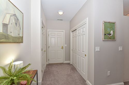 1550 Warren Ave, Milwaukee, WI 53202-2296