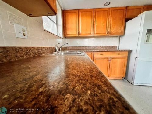 124 Lobster Rd, Fort Pierce FL  34983-1718 exterior