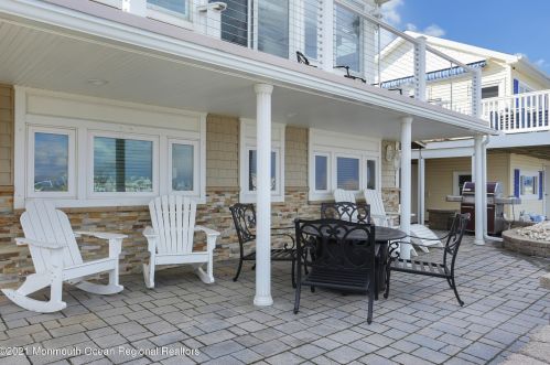 10 Inlt Dr, Point Pleasant Beach NJ 08742-2642 exterior