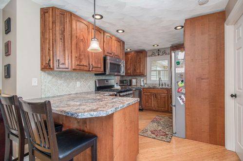 8551 Riverview Dr, Kalamazoo MI 49004-8612 exterior