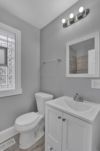 8232 Ridgeland Ave, Chicago IL  60617-1744 exterior