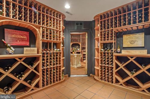 11300 Glen Rd, Rockville MD 20854-1849 exterior