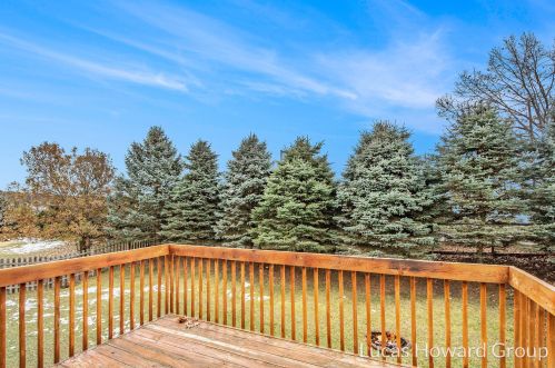 286 Riverwood Dr, Middlevle MI  49333-9075 exterior