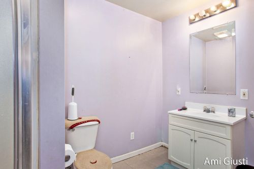 1900 Burton, Grand Rapids MI 49506-4620 exterior