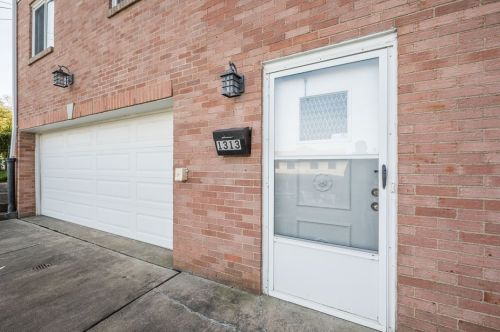 1313 Arnold St, Pittsburgh, PA 15220-4702