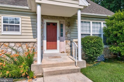 4312 Somerset Ln, Chester, PA 19014-3021