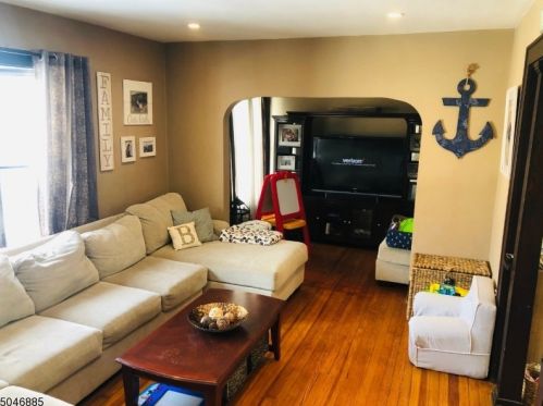 6 Kensington Ave, Dover, NJ 07801-4904