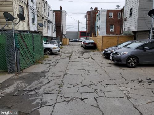 3905 Glendale St, Philadelphia PA 19124-5509 exterior