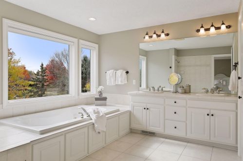 3544 Crestmoor Dr, Saint Paul MN 55125-5028 exterior