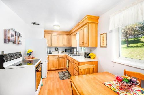 1445 Fern Ave, Duluth MN 55805-1133 exterior