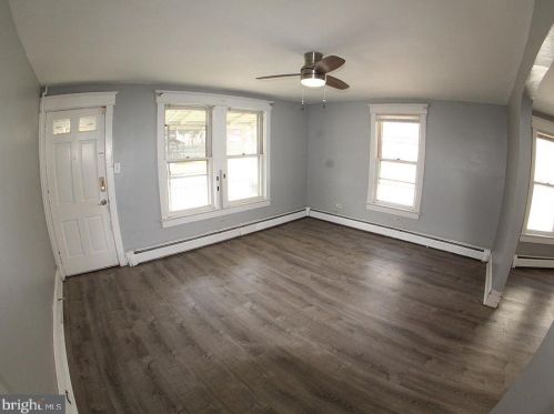 251 Hollywood Dr, Trenton NJ  08609-1803 exterior