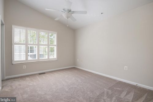 13104 Marcey Crk Rd, Herndon VA 20171-4800 exterior