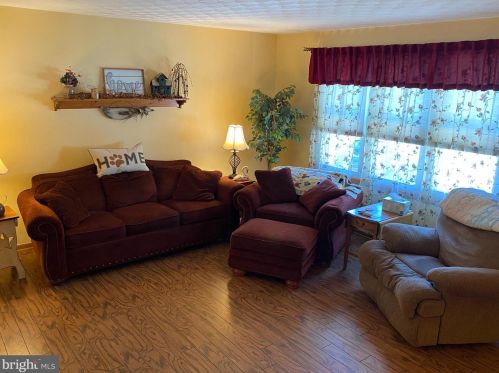 76 Gardenia Dr, Hanover PA 17331-3454 exterior