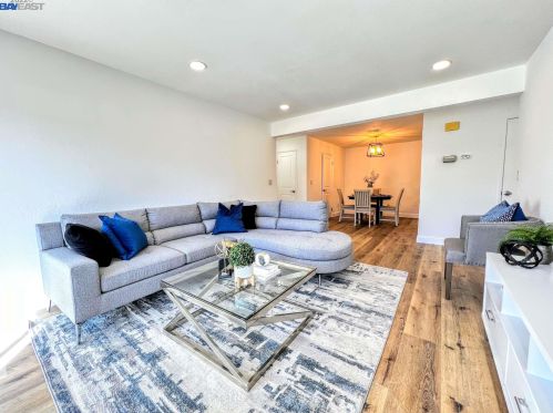 5050 Valley Crest Dr, Concord, CA 94521-4982