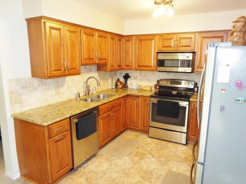 1882 Jenny Ln, Rochester MI 48309-3381 exterior