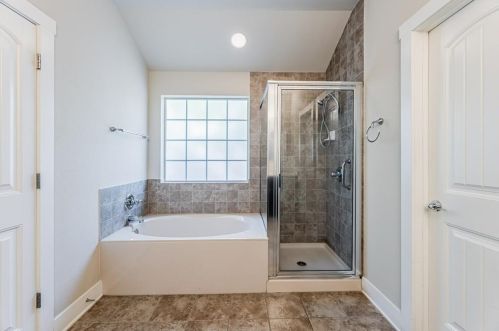 6928 Bay City Bnd, Austin TX 78725-2938 exterior