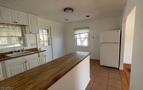 67 Prescott Turn, Clark NJ  07066-2424 exterior