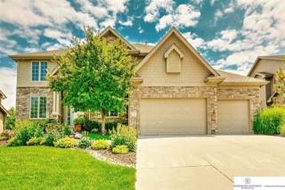 813 182nd St, Omaha, NE 68022-5706