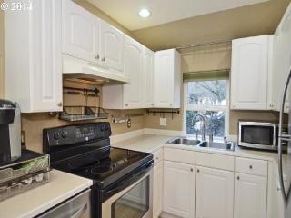 4254 Morrison St, Portland OR  97215-1638 exterior