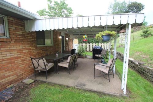 939 Dallett Rd, Pittsburgh, PA 15227-1345