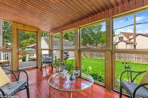 5800 Kenneth Ave, Chicago IL  60646-5910 exterior