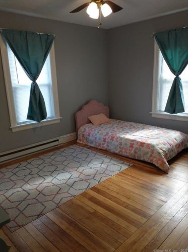 525 Main St, Killingly CT 06239-2108 exterior