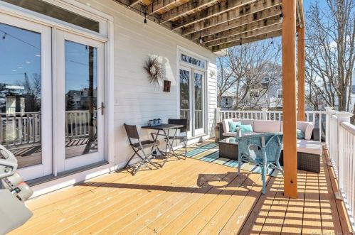 43 Morehouse Ave, Milford CT 06460 exterior