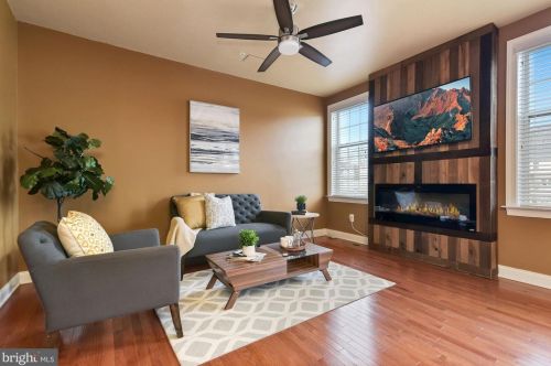 17028 Amity Dr, Rockville MD 20855-2578 exterior