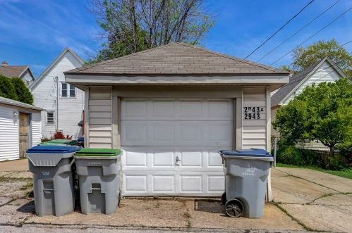 2943 Newhall St, Milwaukee WI 53211-3224 exterior