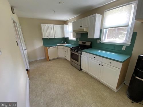 769 Clifford Ave, Ardmore PA 19003-2027 exterior