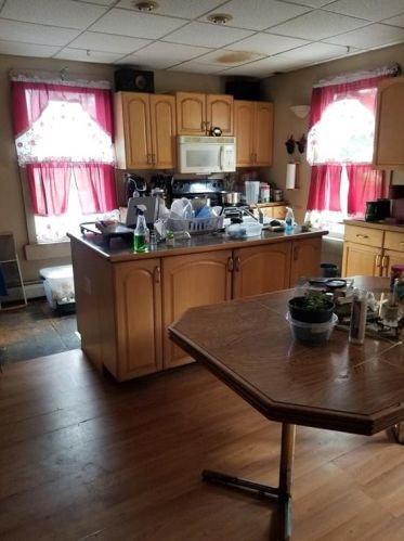 94 Glenham St, Providence, RI 02907-1247