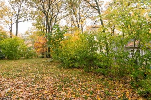 150 Madison Trl, Hopatcong NJ  07843-1519 exterior