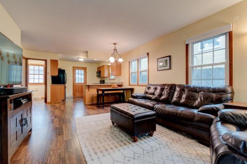 1022 Kensington Blvd, Milwaukee, WI 53211-1350