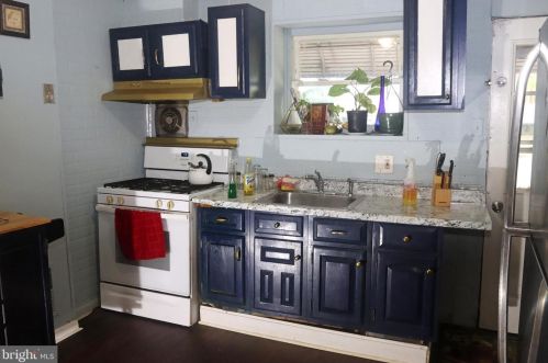 1118 Thomas St, Chester PA 19013-6422 exterior