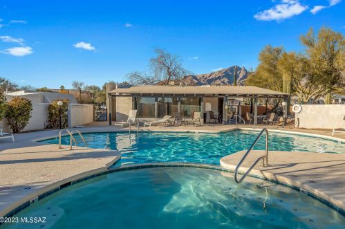 4560 Paseo La Casita, Tucson AZ  85718-5368 exterior