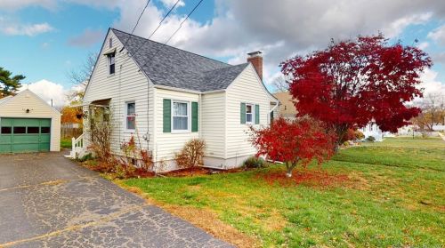 33 Linnmore Dr, Manchester CT  06040-3813 exterior