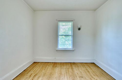 136 1 St, Milwaukee WI 53207-0014 exterior