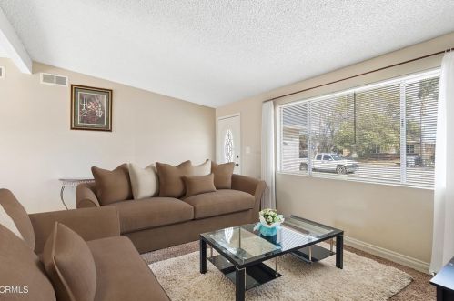 3211 Madera Pl, Oxnard, CA 93033-5755